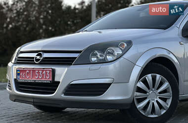 Хэтчбек Opel Astra 2005 в 