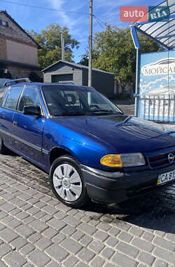 Універсал Opel Astra 1992 в Умані