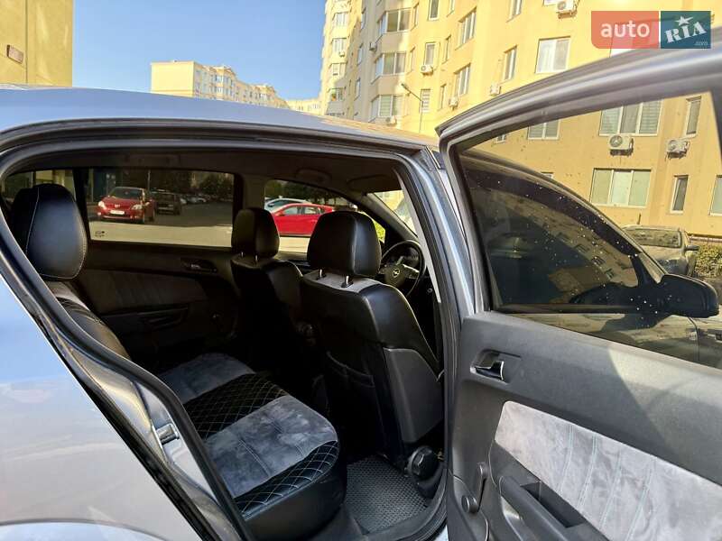 Хэтчбек Opel Astra 2006 в Киеве фото 19 Хэтчбек Opel Astra 2006 в Киеве