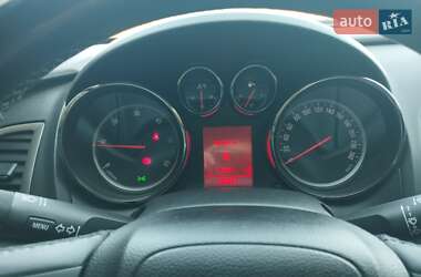Универсал Opel Astra 2011 в 