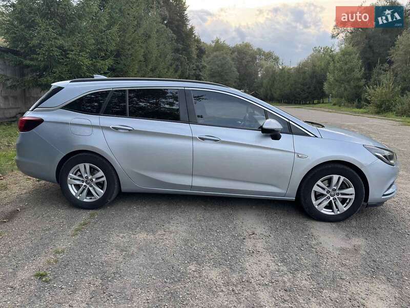 Универсал Opel Astra 2016 в Львове