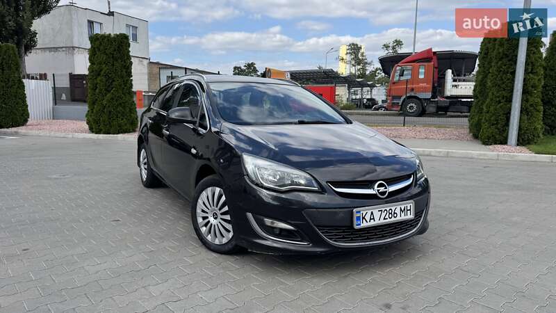 Универсал Opel Astra 2013 в 