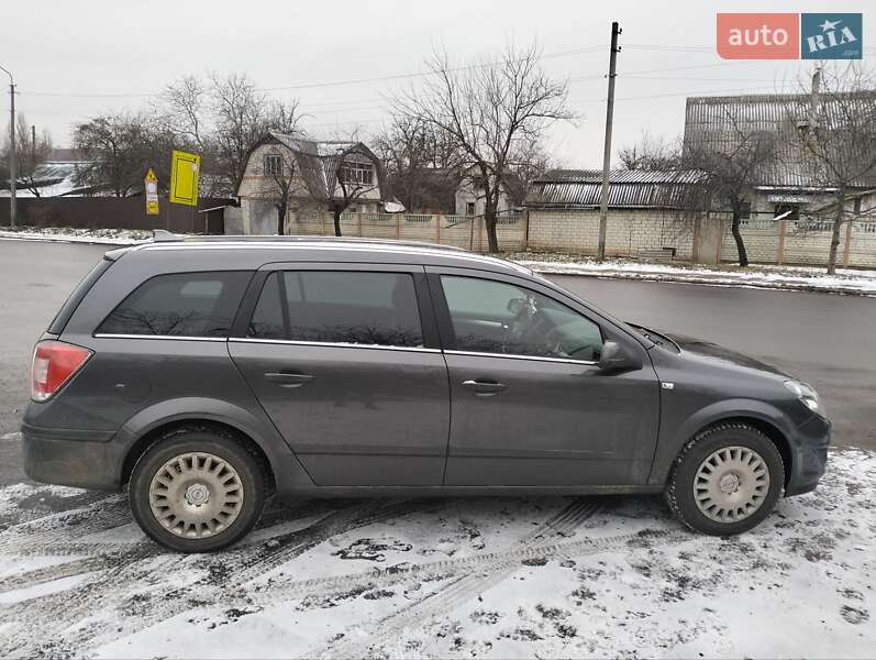 Универсал Opel Astra 2009 в Чернигове