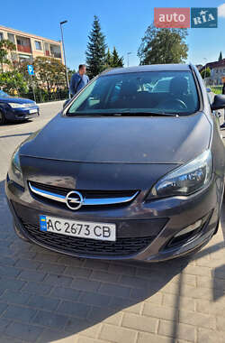 Універсал Opel Astra 2013 в Луцьку