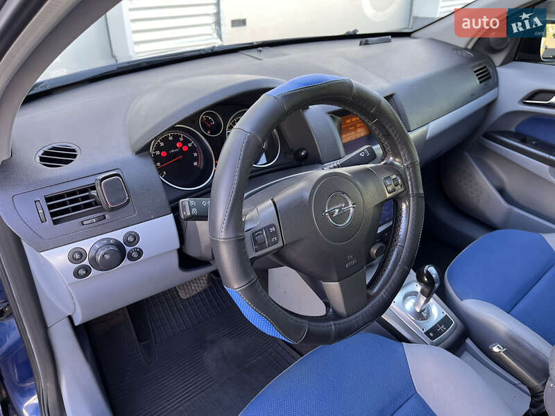 Хэтчбек Opel Astra 2005 в Киеве