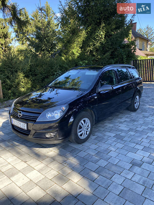 Универсал Opel Astra 2005 в 