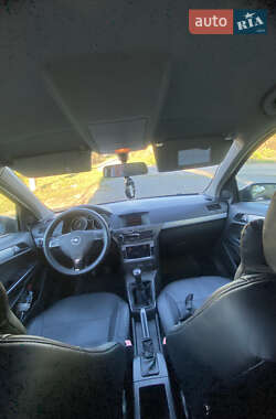 Универсал Opel Astra 2005 в 