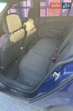 Хэтчбек Opel Astra 2007 в 