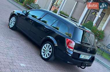 Универсал Opel Astra 2010 в 