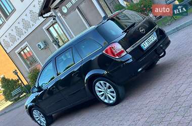 Универсал Opel Astra 2010 в 