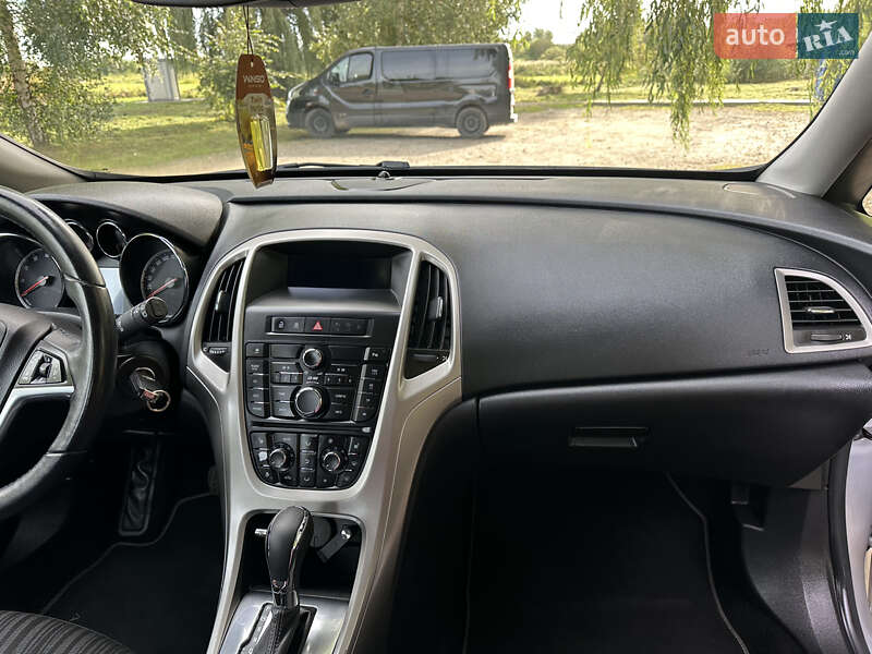 Хэтчбек Opel Astra 2011 в Владимире