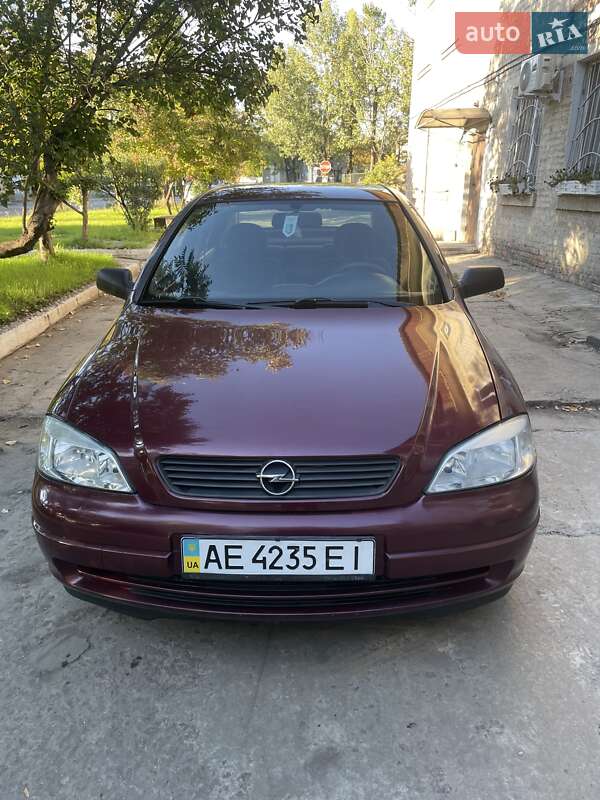 Седан Opel Astra 2007 в Днепре