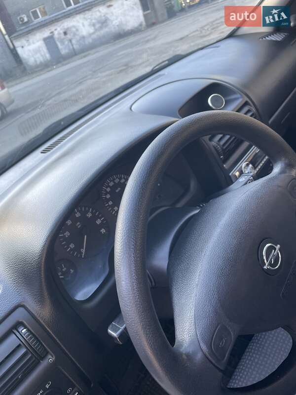 Седан Opel Astra 2007 в Днепре