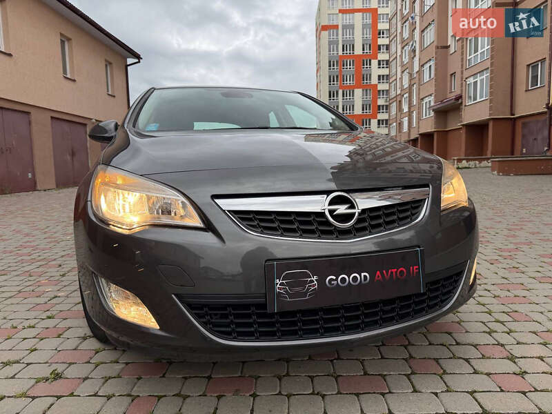 Хэтчбек Opel Astra 2010 в Ивано-Франковске