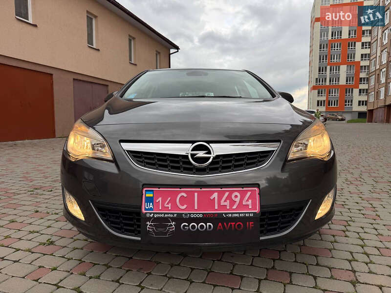 Хэтчбек Opel Astra 2010 в Ивано-Франковске