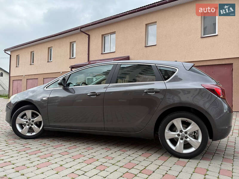 Хэтчбек Opel Astra 2010 в Ивано-Франковске