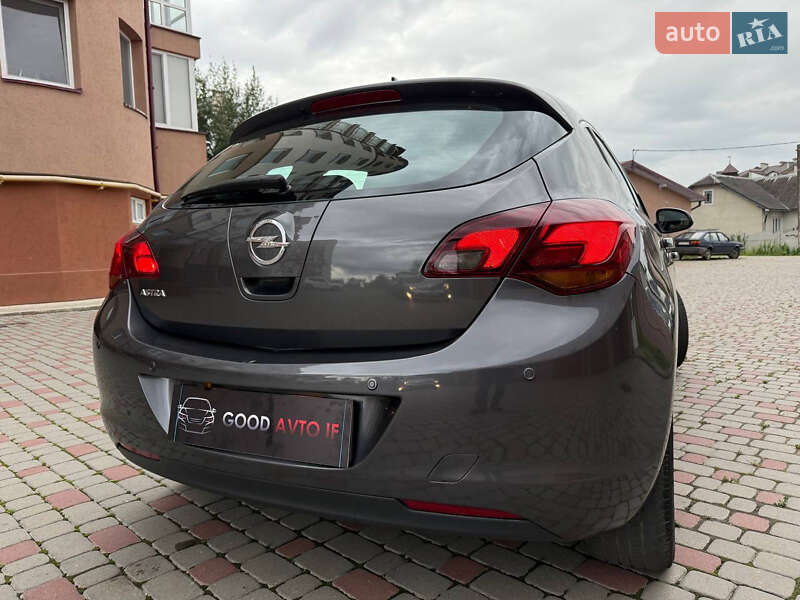 Хэтчбек Opel Astra 2010 в Ивано-Франковске