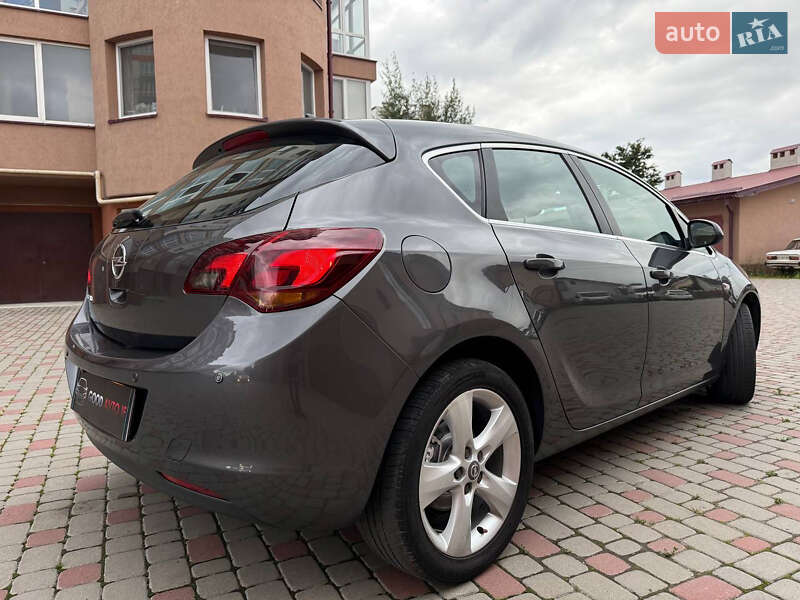 Хэтчбек Opel Astra 2010 в Ивано-Франковске