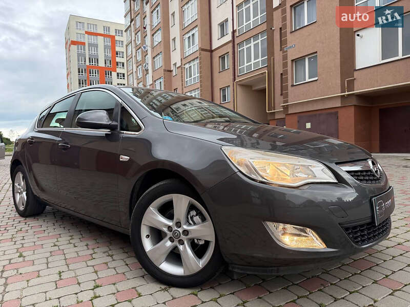 Хэтчбек Opel Astra 2010 в Ивано-Франковске