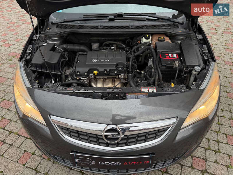 Хэтчбек Opel Astra 2010 в Ивано-Франковске