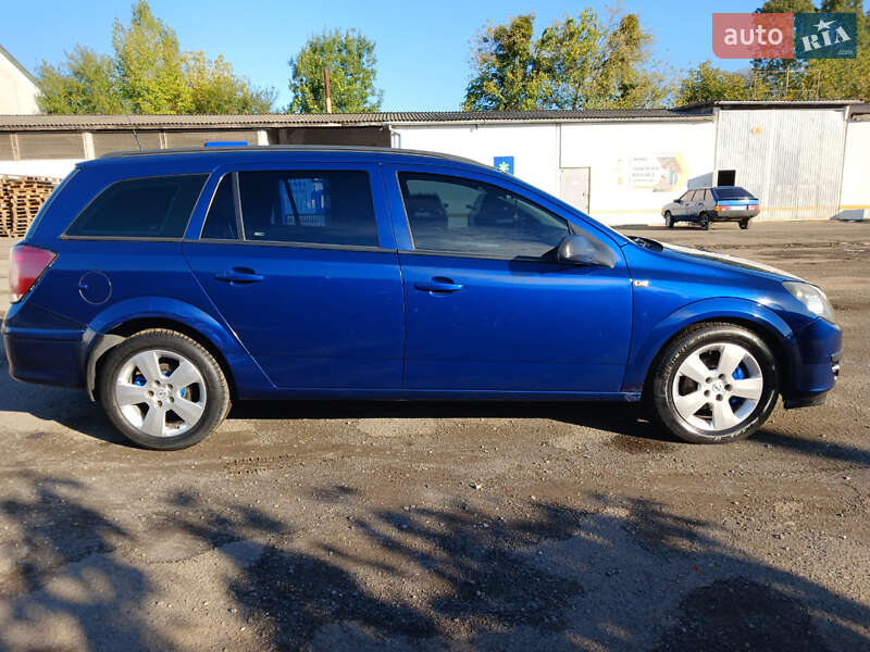 Универсал Opel Astra 2006 в Мукачево