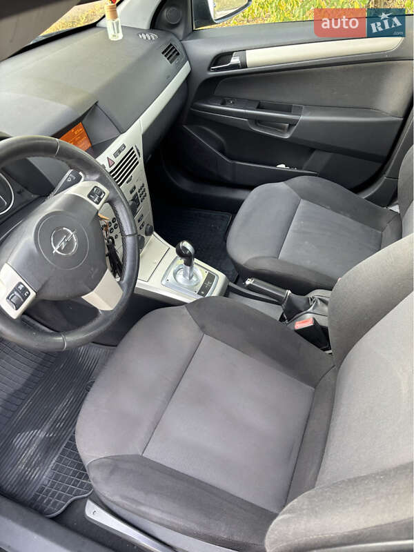 Седан Opel Astra 2007 в Коростені