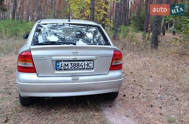 Хэтчбек Opel Astra 2007 в 