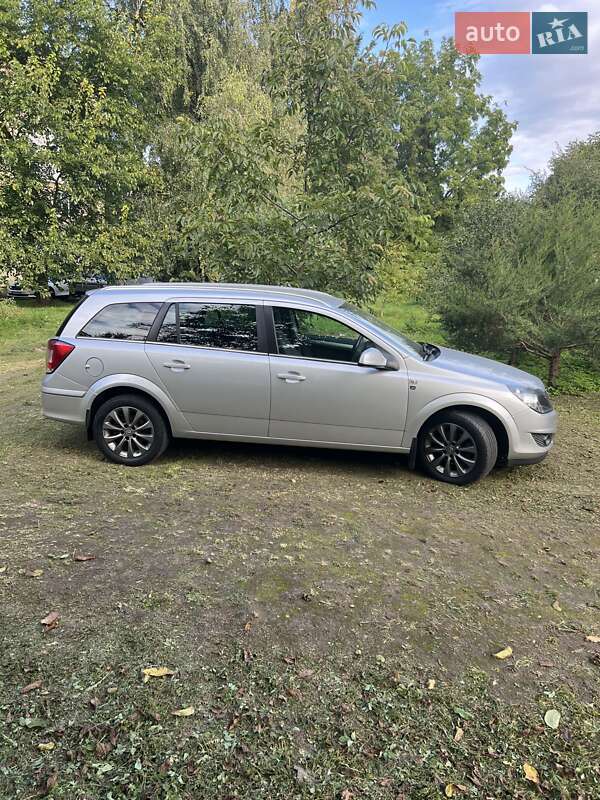 Универсал Opel Astra 2010 в Львове фото 6 Универсал Opel Astra 2010 в Львове