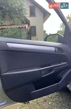 Универсал Opel Astra 2010 в 