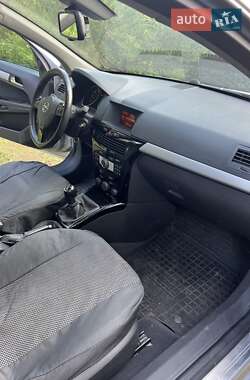 Универсал Opel Astra 2010 в 
