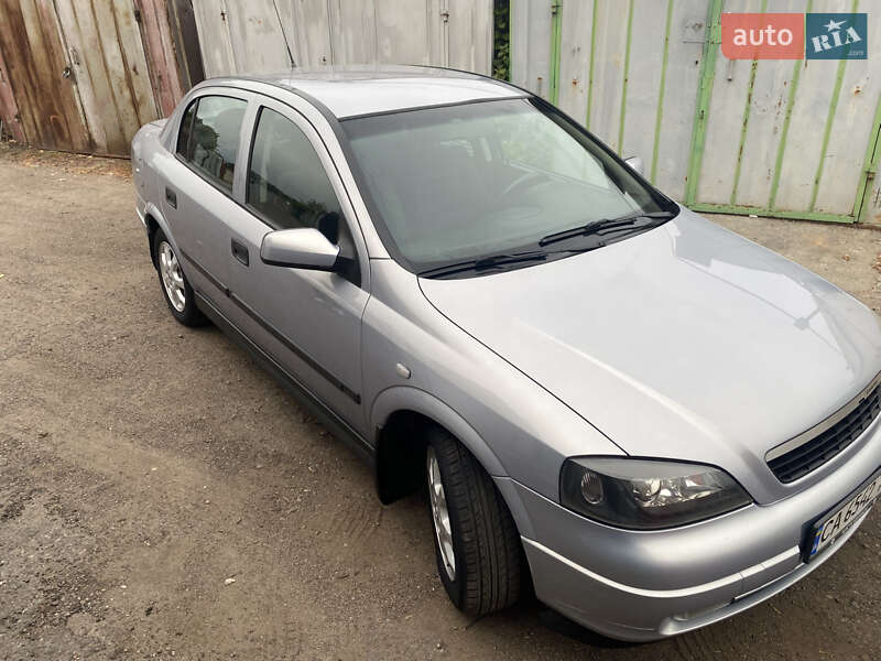 Седан Opel Astra 2002 в Черкассах