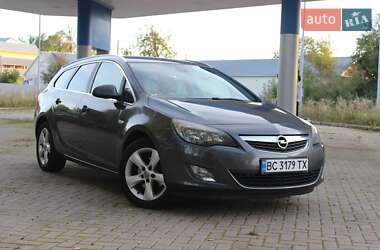 Универсал Opel Astra 2011 в 