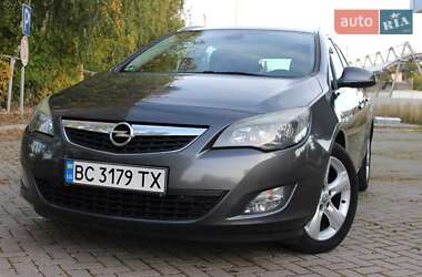 Универсал Opel Astra 2011 в 