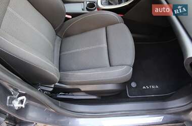Универсал Opel Astra 2011 в 