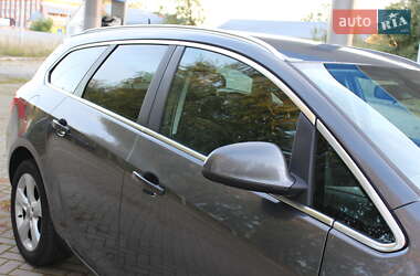 Универсал Opel Astra 2011 в 