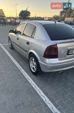 Хэтчбек Opel Astra 2002 в 
