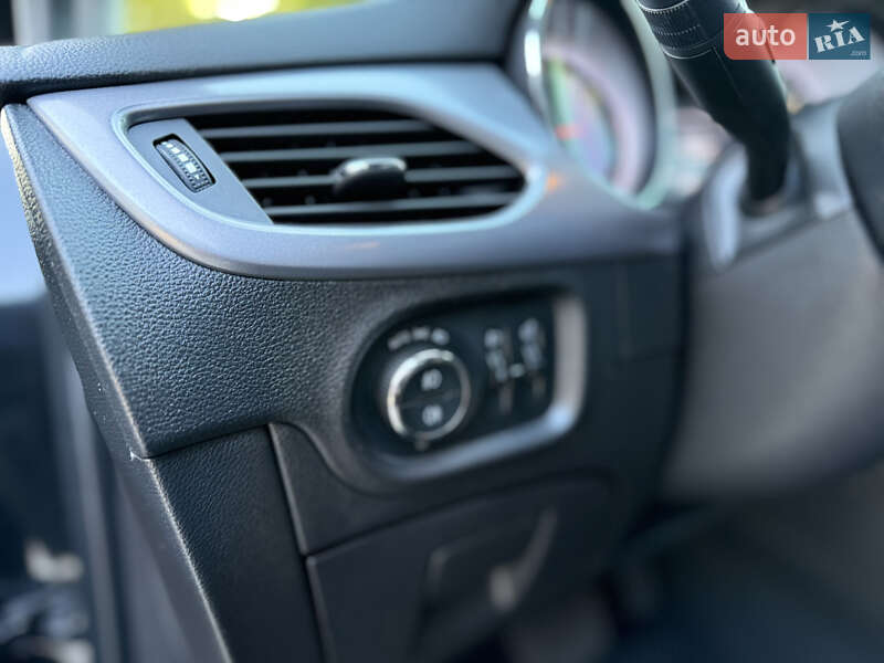 Универсал Opel Astra 2017 в Днепре