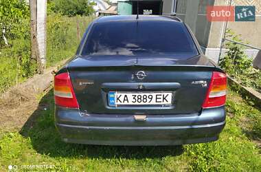 Седан Opel Astra 2004 в 
