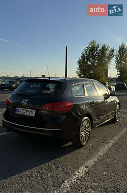 Универсал Opel Astra 2013 в 