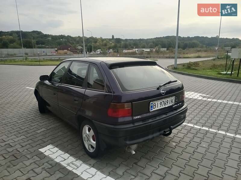 Хэтчбек Opel Astra 1995 в Лубнах