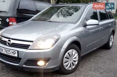 Універсал Opel Astra 2005 в Вараші