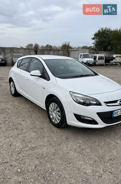 Хэтчбек Opel Astra 2014 в 