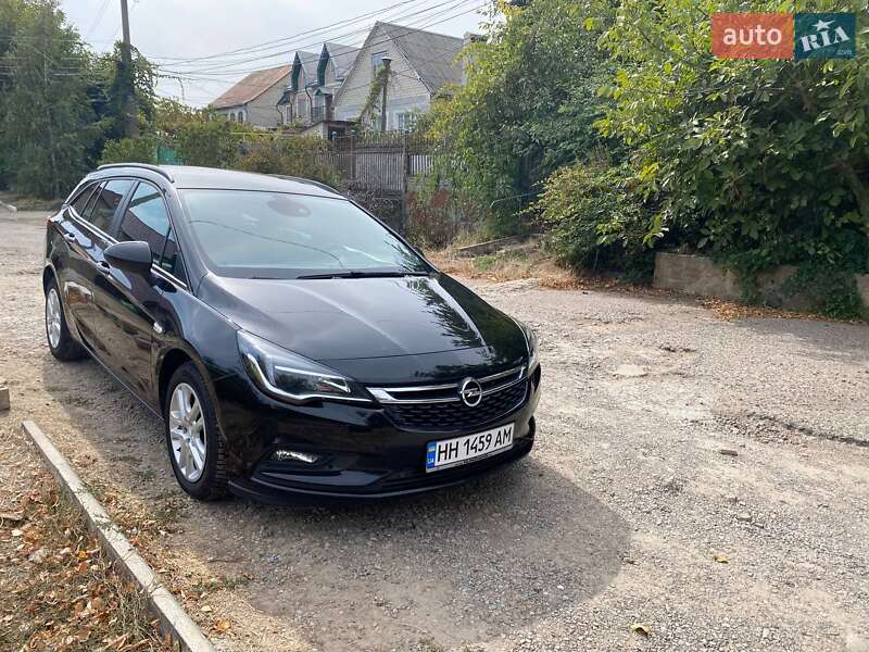Универсал Opel Astra 2017 в Одессе