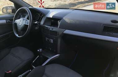 Универсал Opel Astra 2005 в 