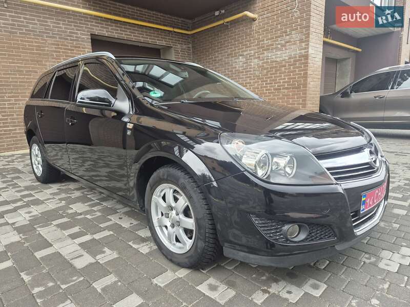 Универсал Opel Astra 2010 в Бердичеве