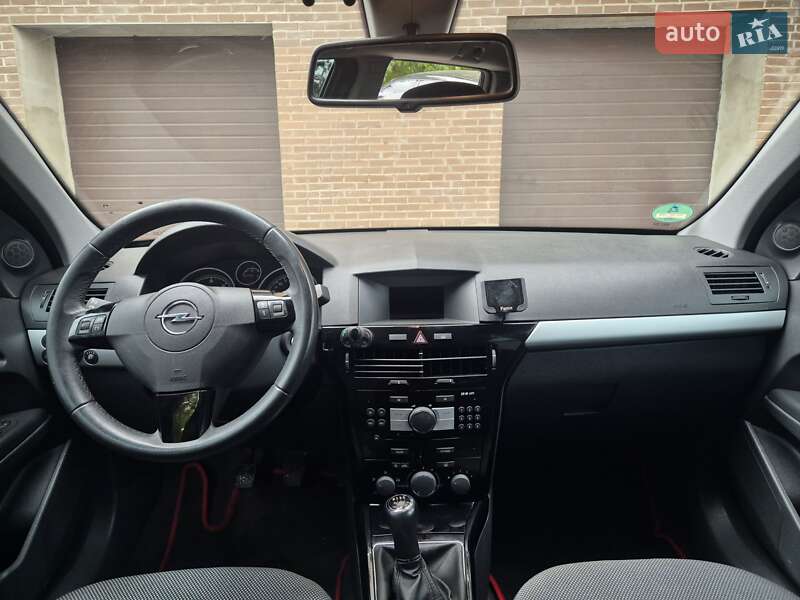 Универсал Opel Astra 2010 в Бердичеве