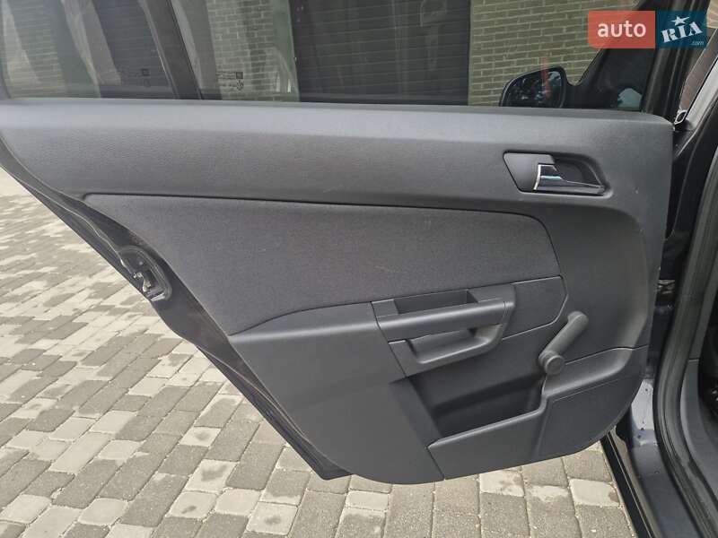 Универсал Opel Astra 2010 в Бердичеве