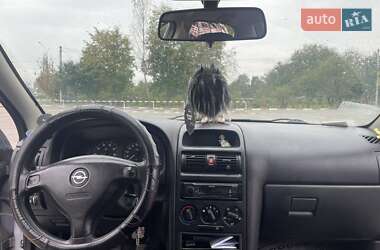 Хэтчбек Opel Astra 2006 в 