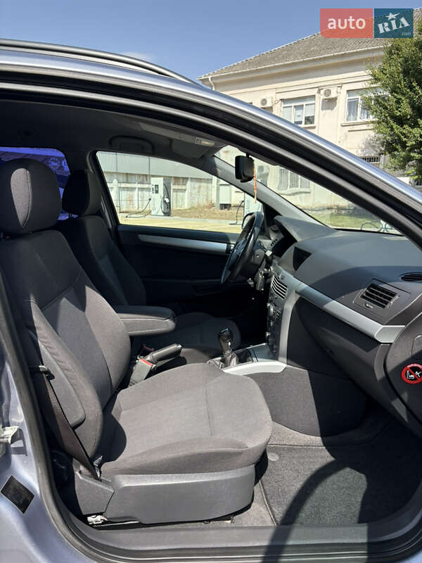 Универсал Opel Astra 2010 в Белой Церкви