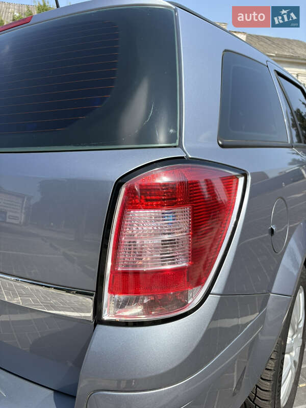 Универсал Opel Astra 2010 в Белой Церкви